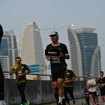 Runner Photo 6347100