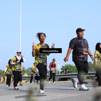 Runner Photo 6347355