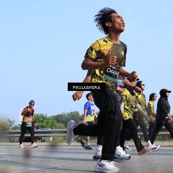 Runner Photo 6347421
