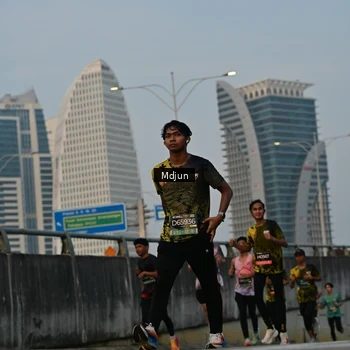 Runner Photo 6348044