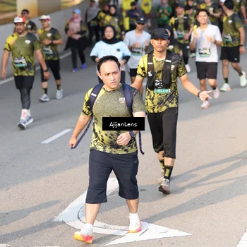 Runner Photo 6349800