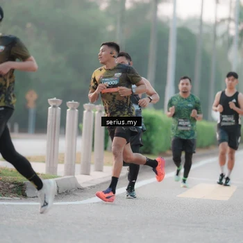 Runner Photo 6350041