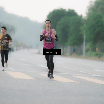 Runner Photo 6350770