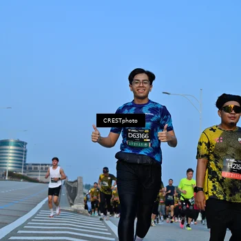 Runner Photo 6351035