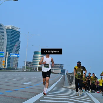 Runner Photo 6351060