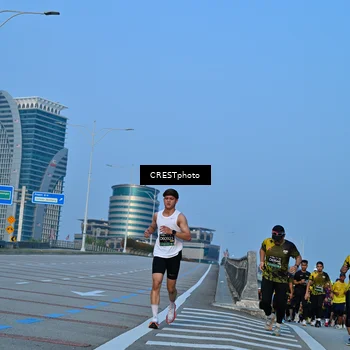 Runner Photo 6351100