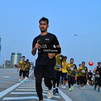 Runner Photo 6351247