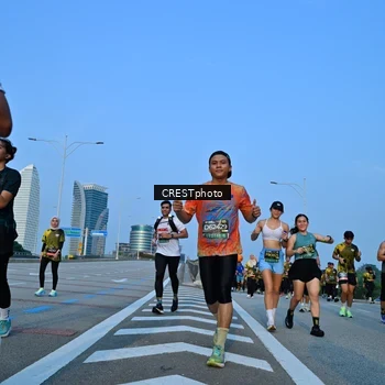 Runner Photo 6351640