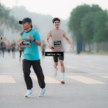 Runner Photo 6353175