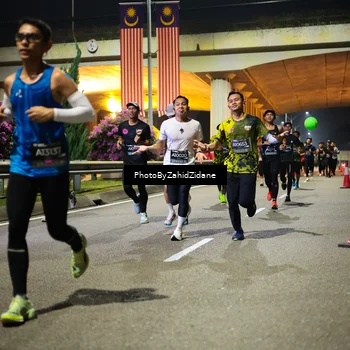Runner Photo 6353511