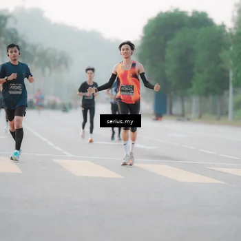 Runner Photo 6353574