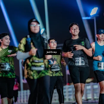 Runner Photo 6353590