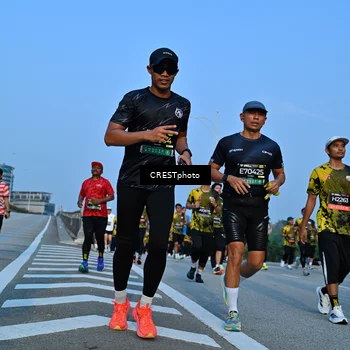 Runner Photo 6354512