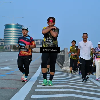 Runner Photo 6355023