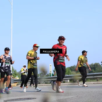 Runner Photo 6355443