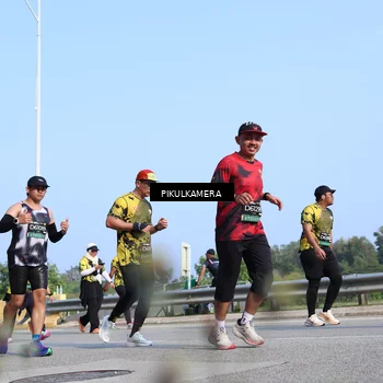 Runner Photo 6355446