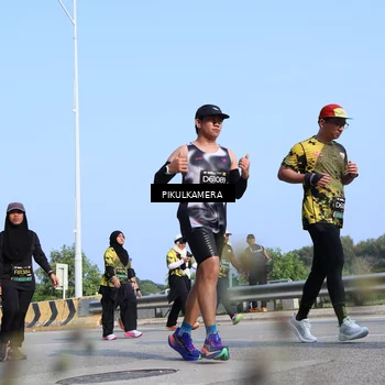Runner Photo 6355470