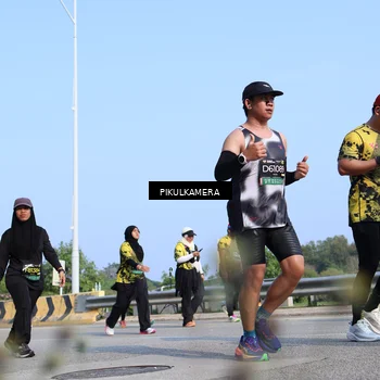 Runner Photo 6355492