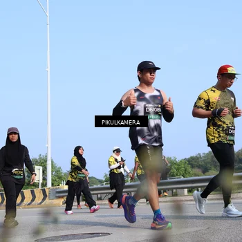 Runner Photo 6355540