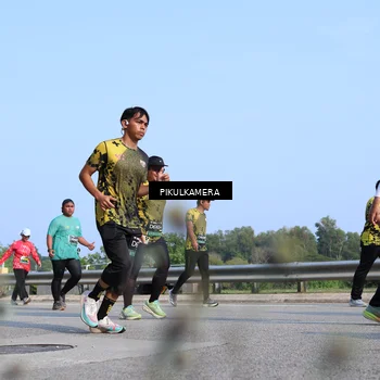 Runner Photo 6355739