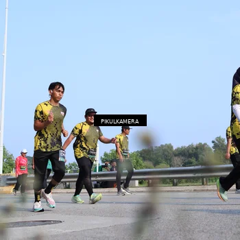 Runner Photo 6355740