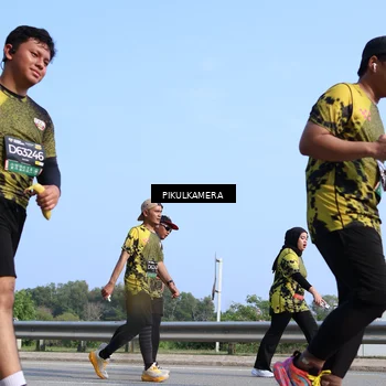 Runner Photo 6356001