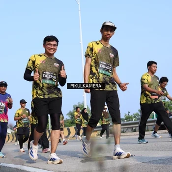Runner Photo 6356076