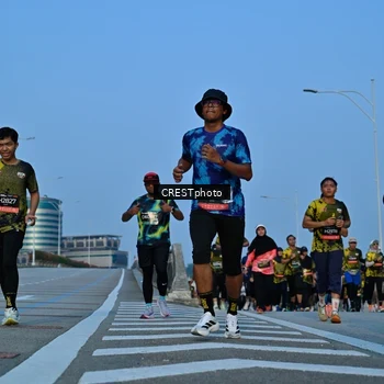 Runner Photo 6356077