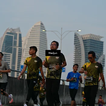 Runner Photo 6356106