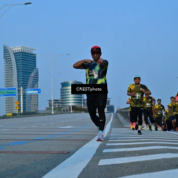 Runner Photo 6356175