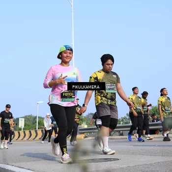 Runner Photo 6356245