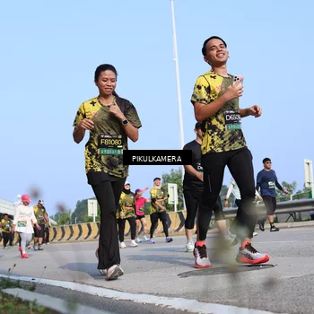 Runner Photo 6356358