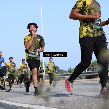 Runner Photo 6356523