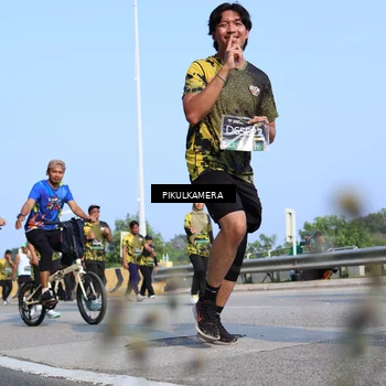Runner Photo 6356540