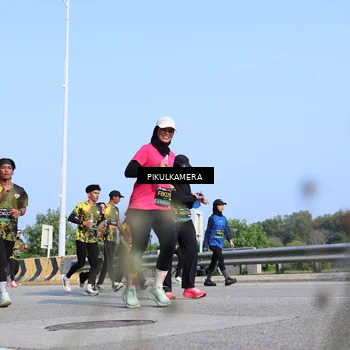 Runner Photo 6358180
