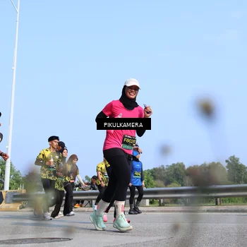 Runner Photo 6358188