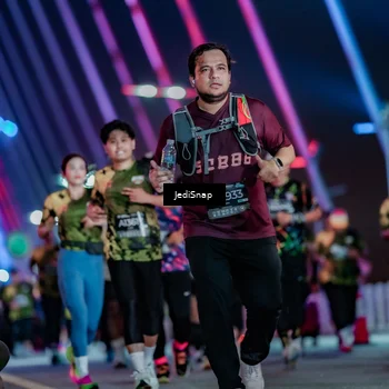 Runner Photo 6358593