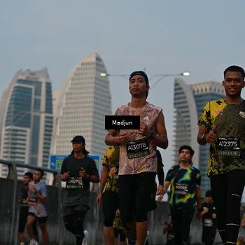 Runner Photo 6363489