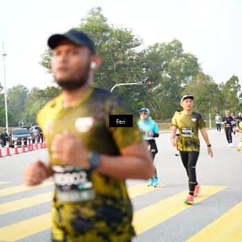 Runner Photo 6363513