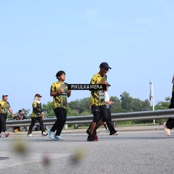 Runner Photo 6363789
