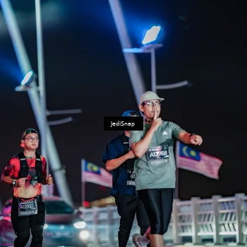 Runner Photo 6363790