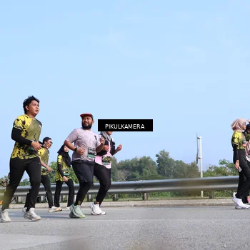 Runner Photo 6363849