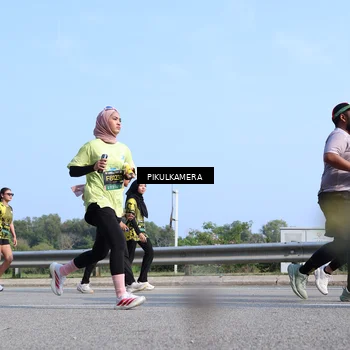 Runner Photo 6363900
