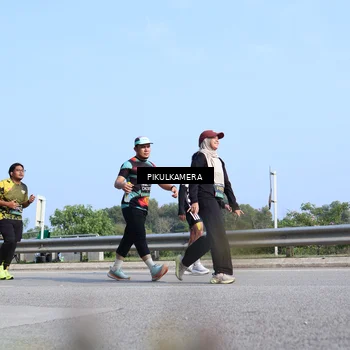 Runner Photo 6363945