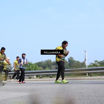 Runner Photo 6364003