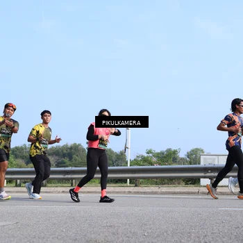 Runner Photo 6364195