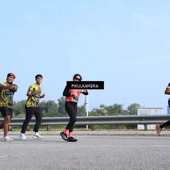 Runner Photo 6364223