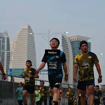 Runner Photo 6364376