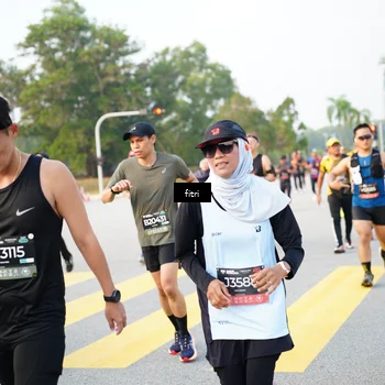 Runner Photo 6364735
