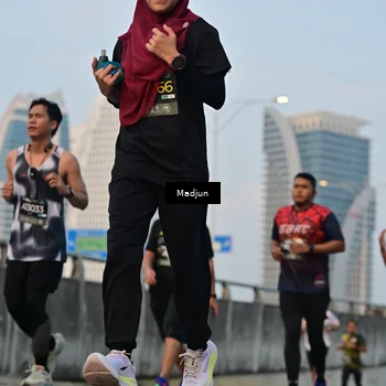 Runner Photo 6364750